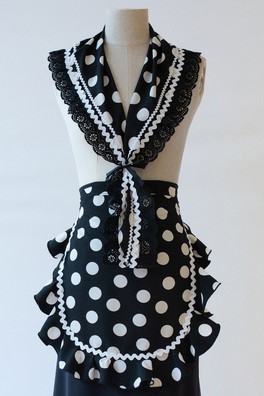 Conjunto de pico y delantal flamenco