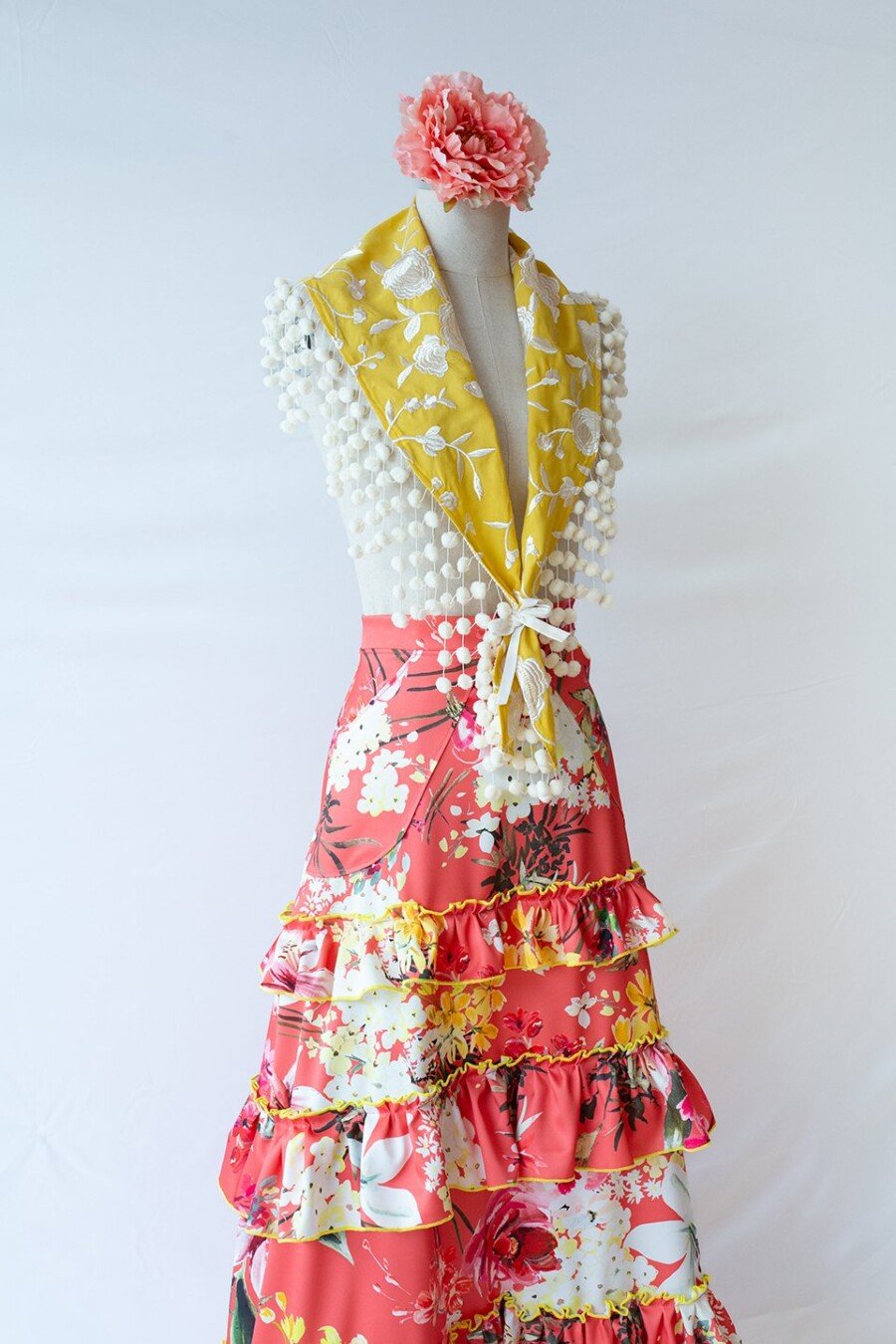 Falda flamenca con Volantes, bolsillos y mucho vuelo.