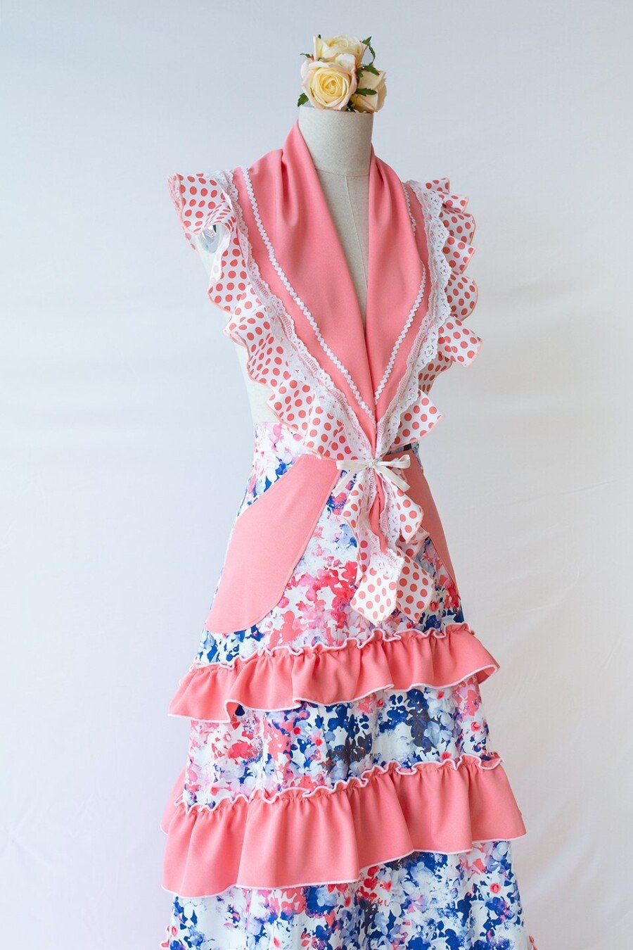 Falda flamenca con Volantes, bolsillos y mucho vuelo.
