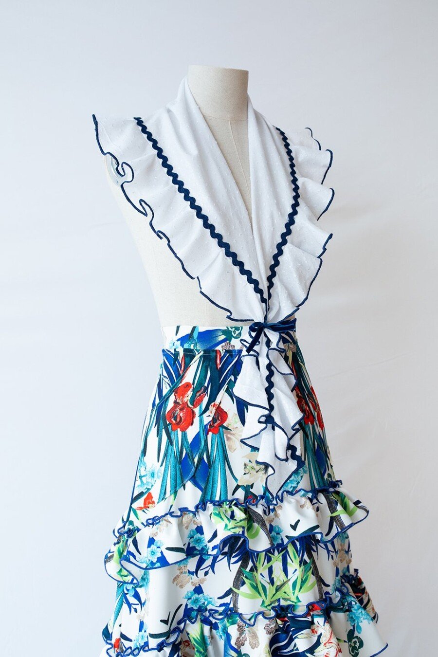 Falda flamenca con Volantes, bolsillos y mucho vuelo.