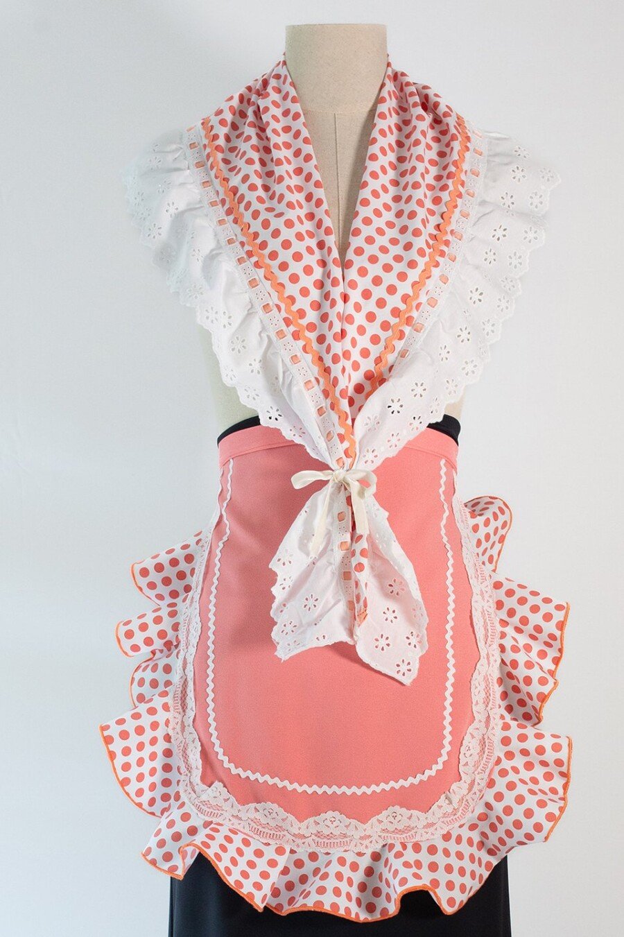 Conjunto de pico y delantal flamenco
