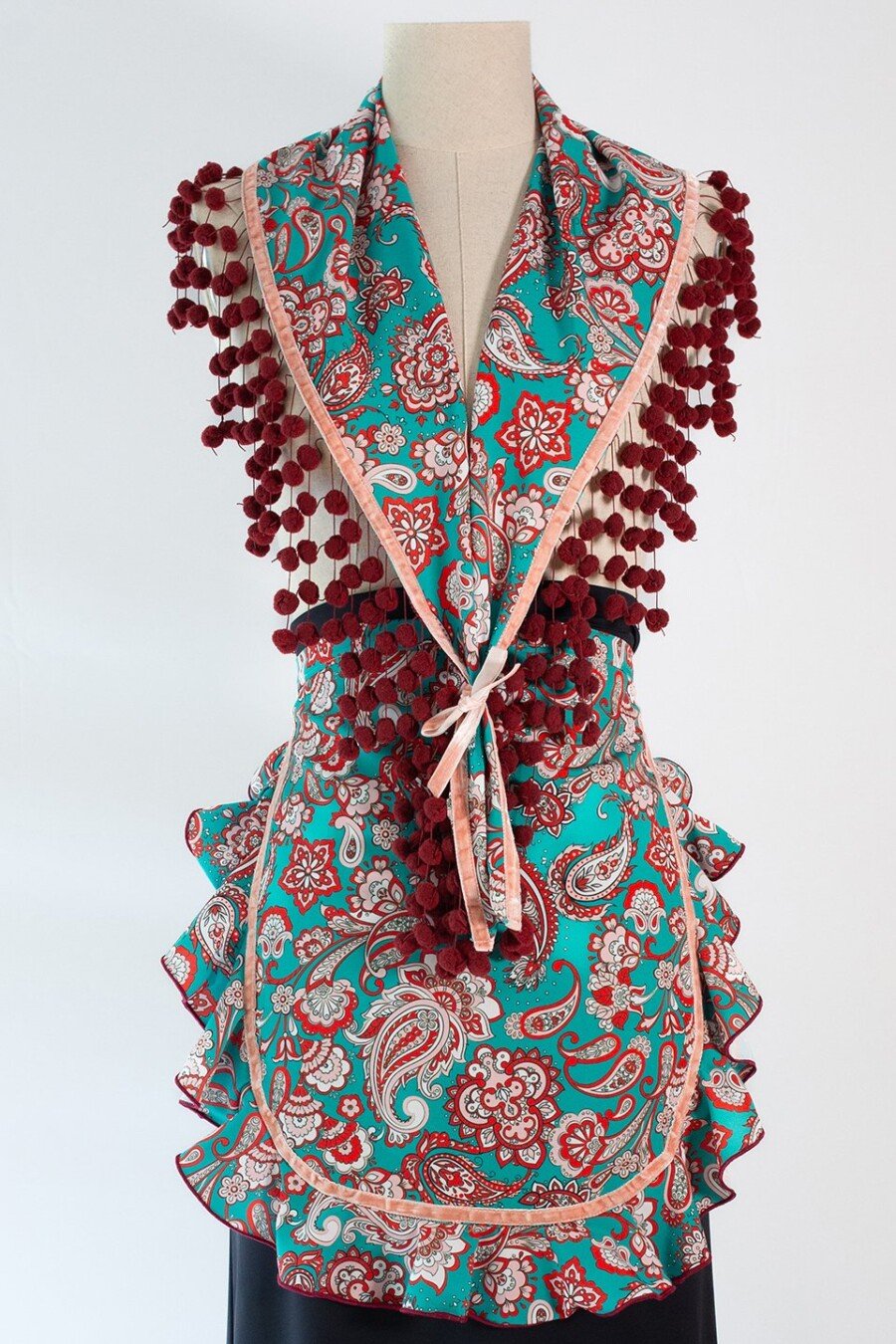 Conjunto de pico y delantal flamenco
