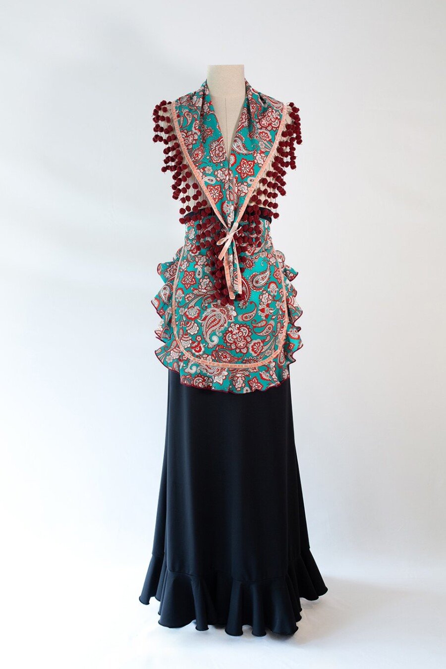 Conjunto de pico y delantal flamenco