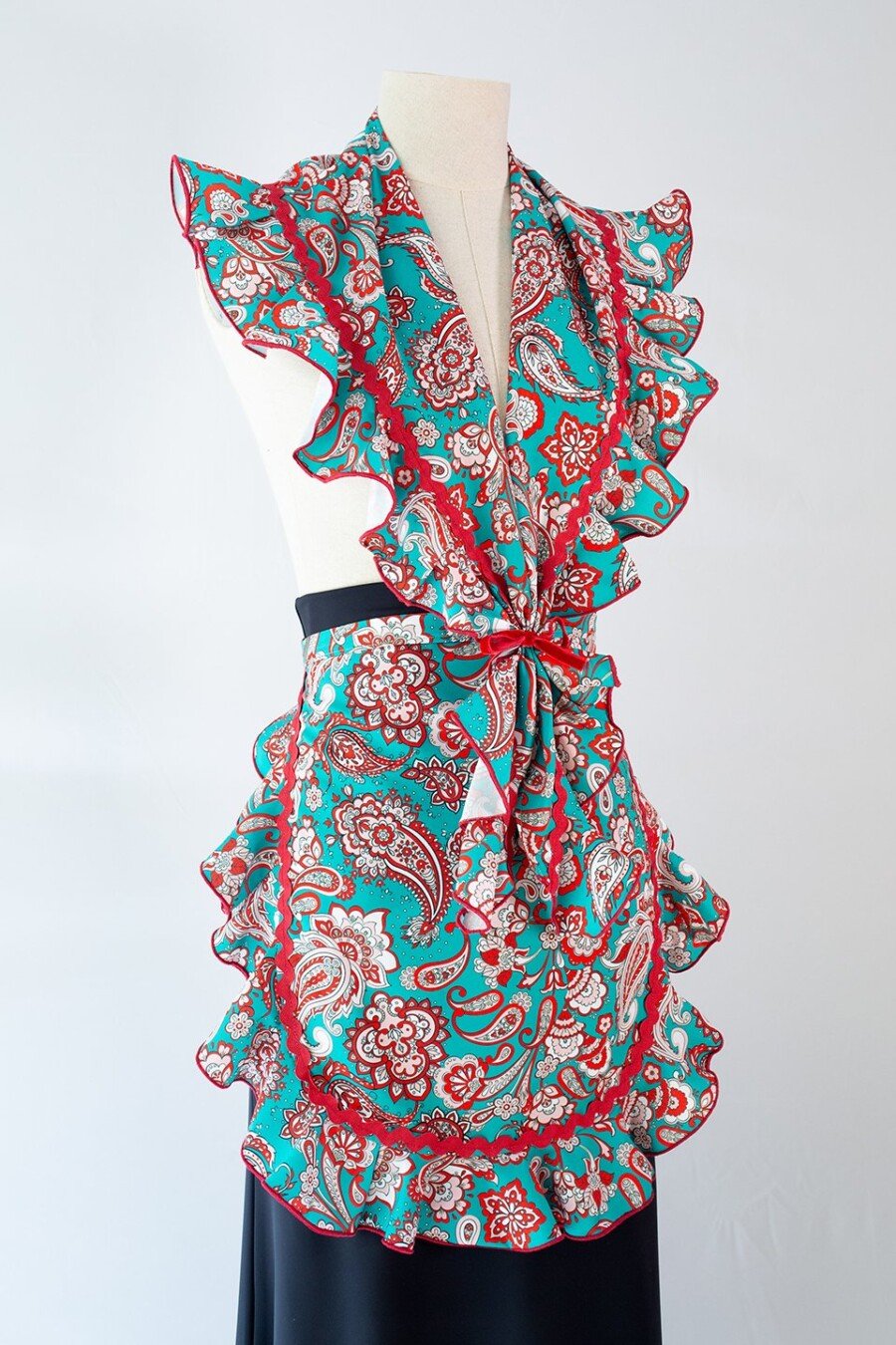 Conjunto de pico y delantal flamenco