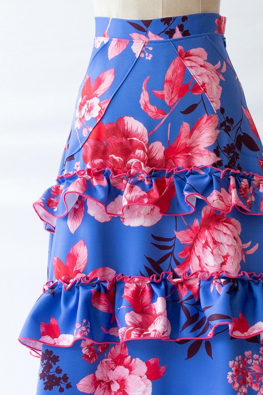 Falda flamenca con Volantes, bolsillos y mucho vuelo.