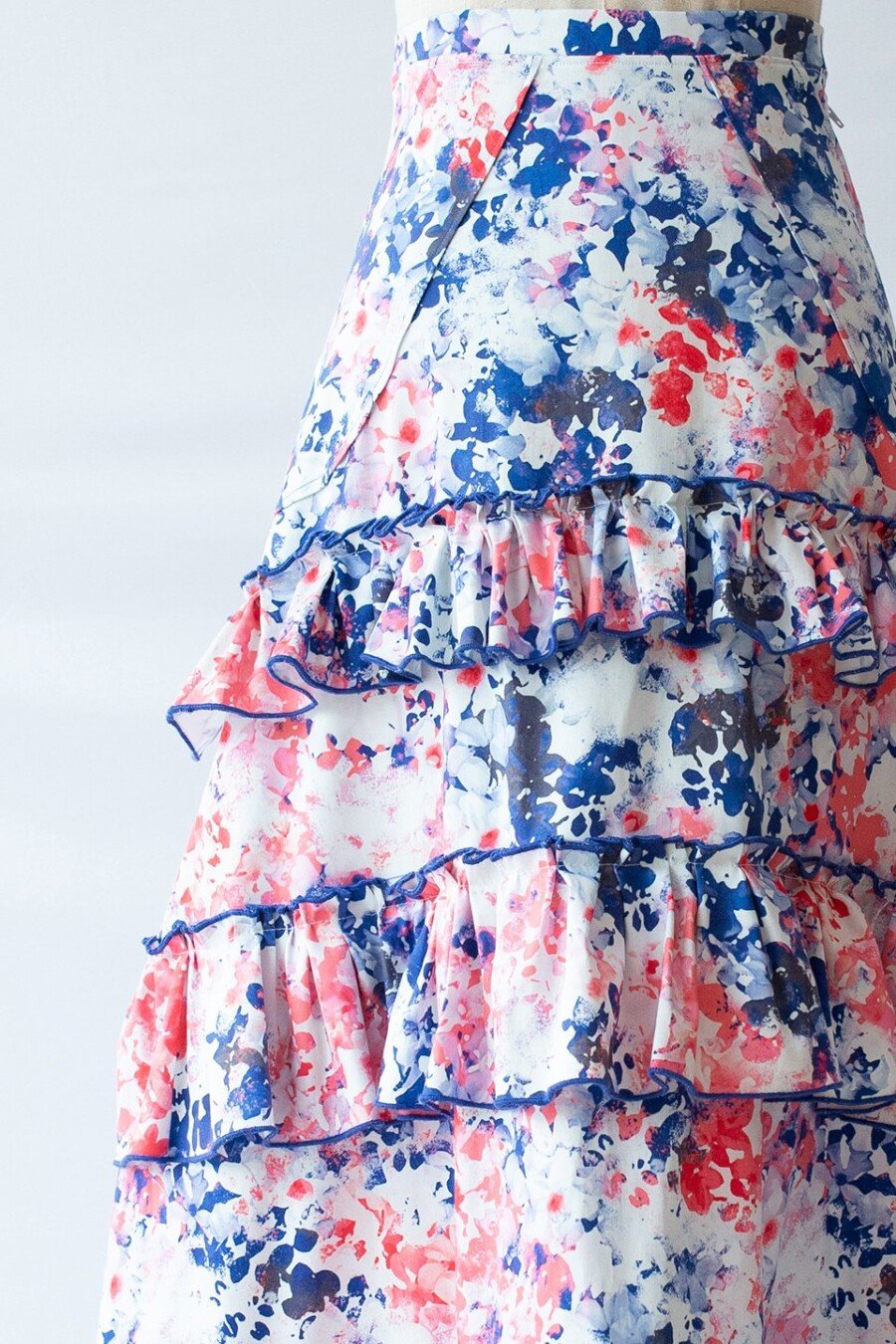 Falda flamenca con Volantes, bolsillos y mucho vuelo.