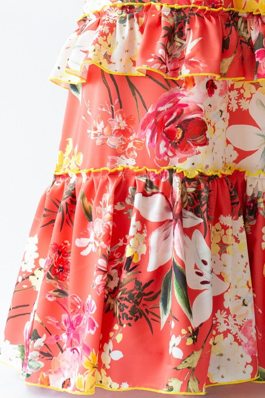 Falda flamenca con Volantes, bolsillos y mucho vuelo.