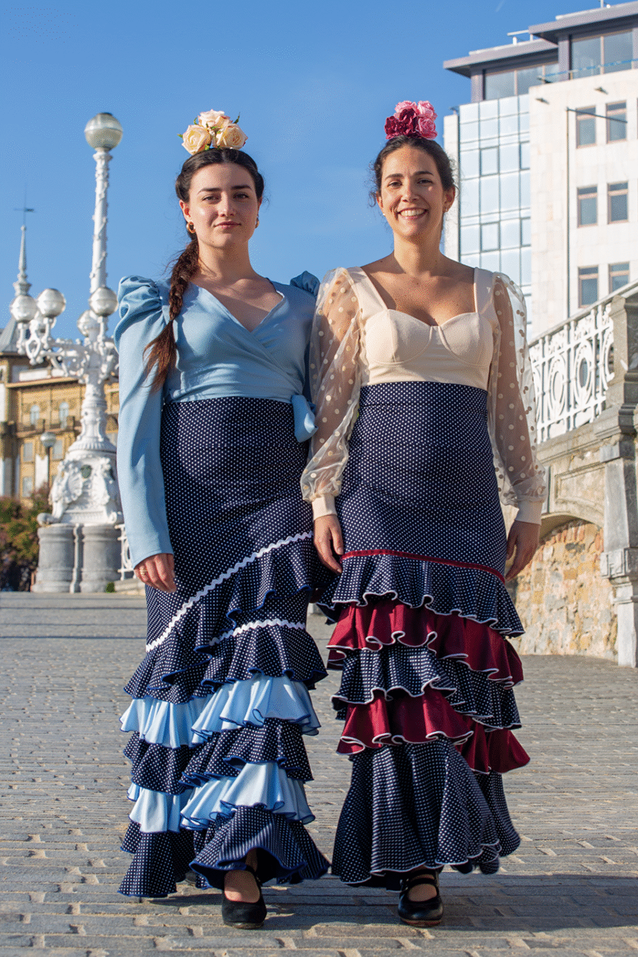Falda flamenca con vuelo, cinturilla alta y muchos volantes