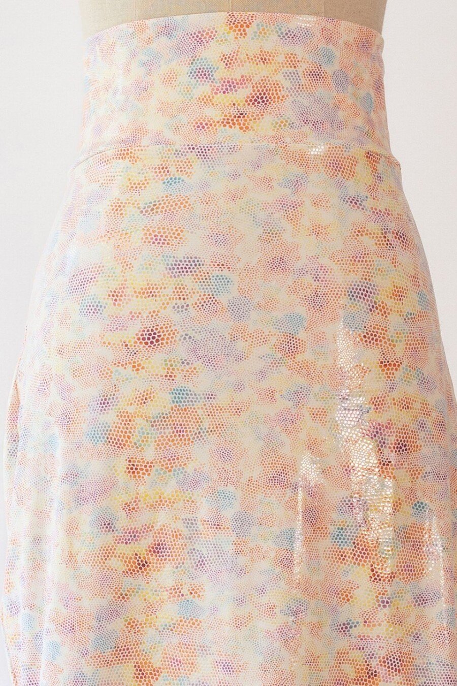 Falda de ensayo corta con aperturas