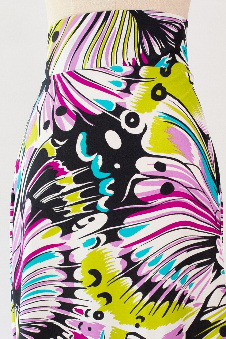 Falda de ensayo larga con aperturas y cola