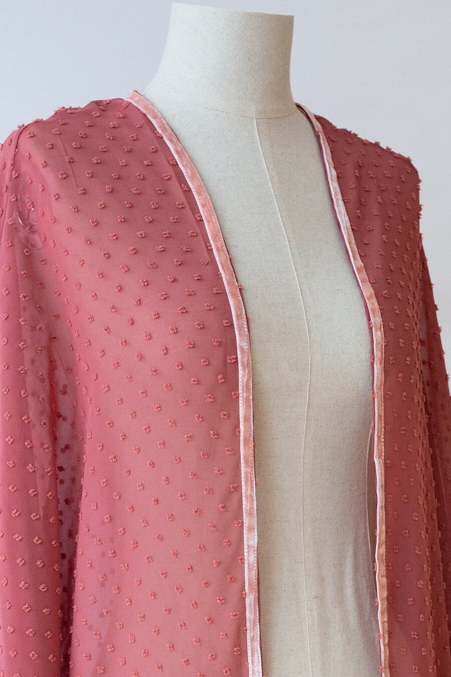Kimono de media manga y flecos