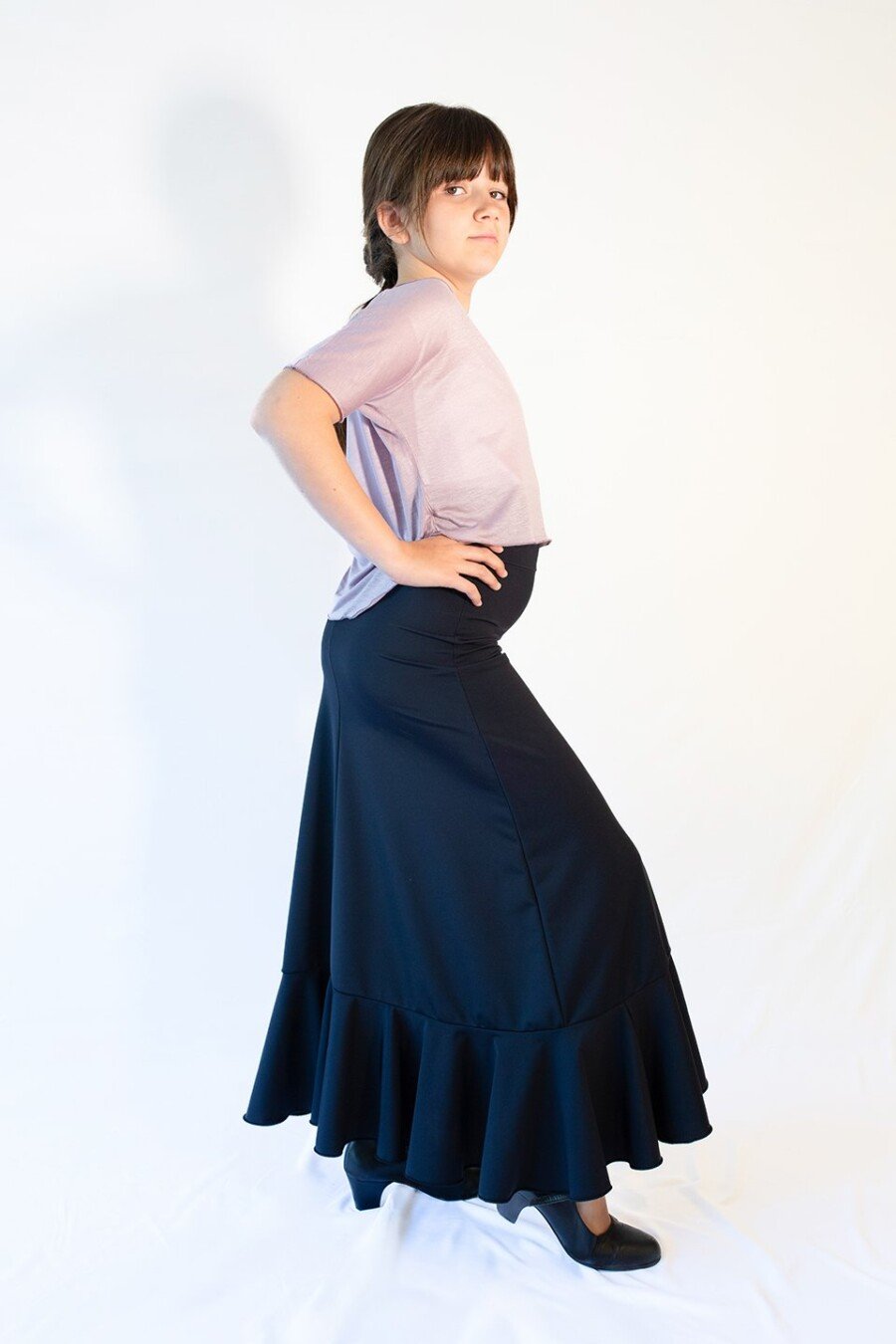 Falda de baile flamenco con vuelo, volante y cinturilla alta